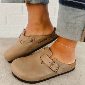 ISO!!! Birkenstock Women’s Clogs